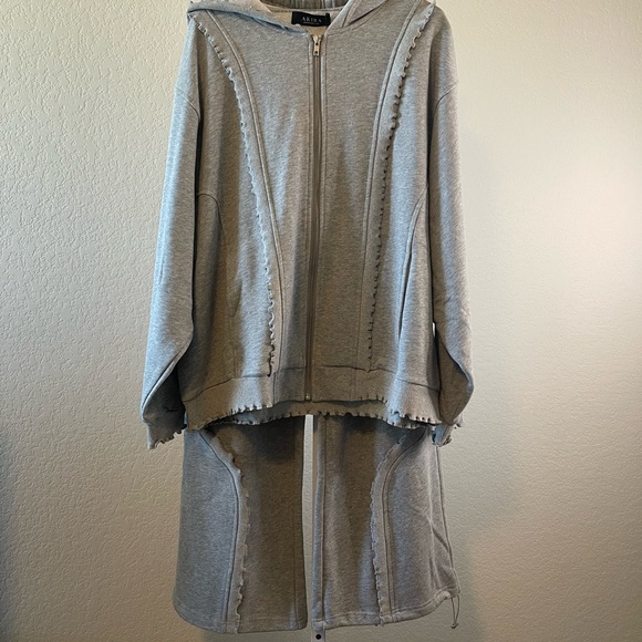 AKIRA - Come Chill With Me Sweatsuit -Jacket and Joggers Size Large - Picture 14 of 14